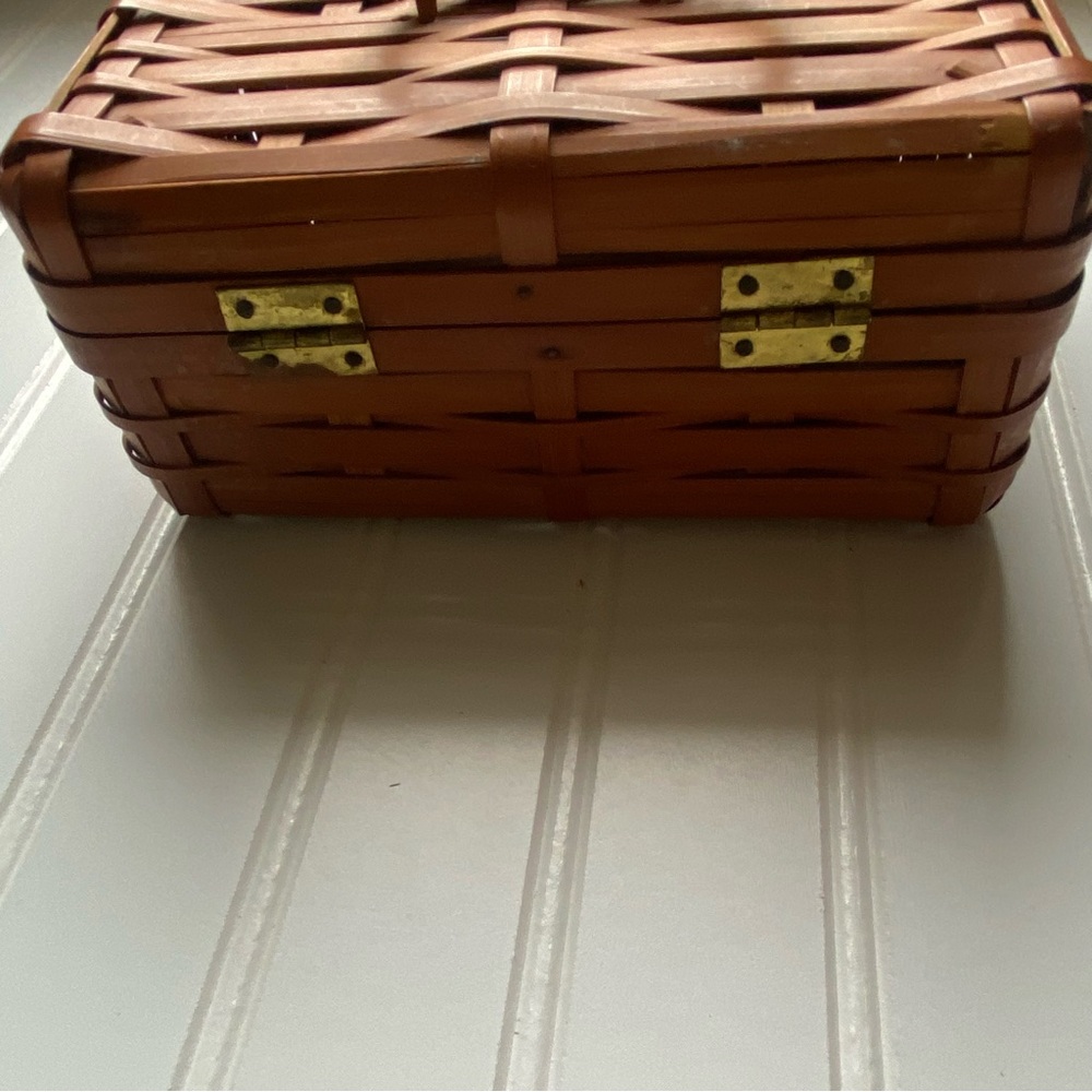 Woven Brown Basket with Handle - Picture 3 of 6